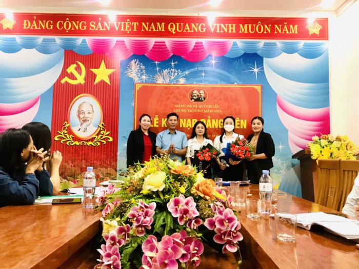 Đảng bộ xã Quỳnh Lộc: Định hướng quần chúng phấn đấu để trở thành Đảng viên Đảng cộng sản Việt Nam