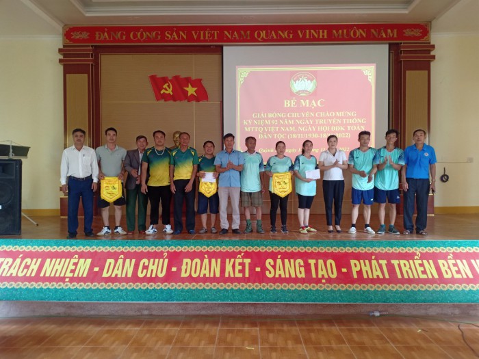 Quỳnh Lộc: Bế mạc và trao giải bóng chuyền hơi cán bộ mặt trận năm 2022