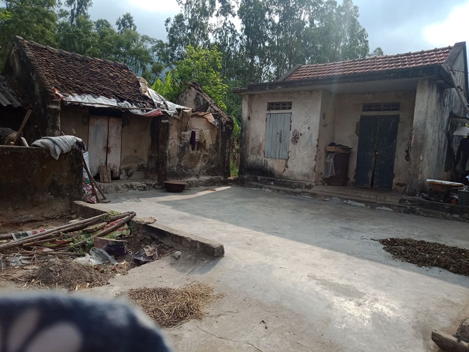 Nhà ở hộ nghèo bà Nguyễn Thị Nha - Thôn 6 đã xuống cấp nghiêm trọng
