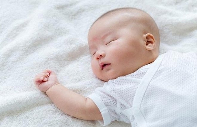 Thoát cảnh trẻ sơ sinh hay vặn mình khó ngủ với vài mẹo nhỏ