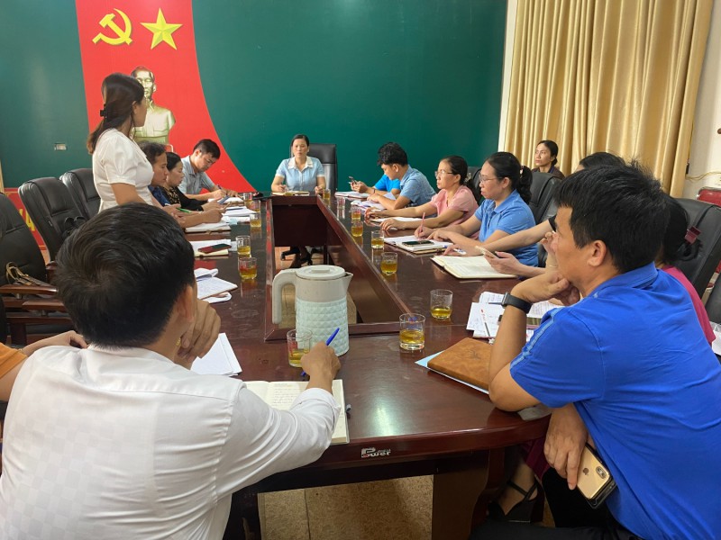 Đảng ủy Quỳnh Lộc: Làm việc với các trường học chuẩn bị cho năm học mới
